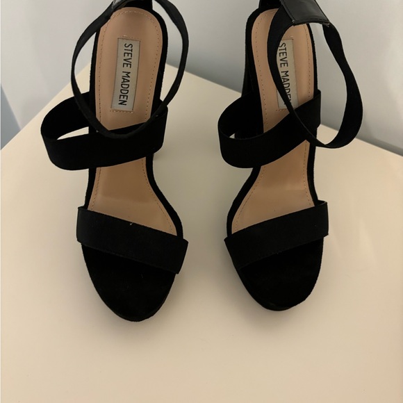 Black heels - Picture 2 of 6